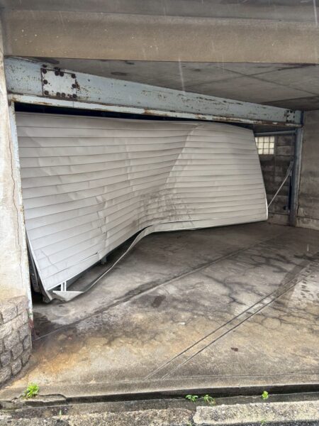 大阪府堺市にてガレージシャッターの解体工事の施工前写真